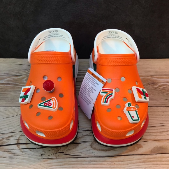 7-Eleven X Crocs Mega Crush Clog - Picture 6 of 16